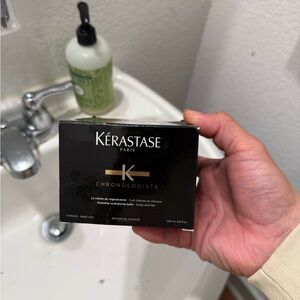 Kérastase Chronologiste Black and Gold Eye Primer